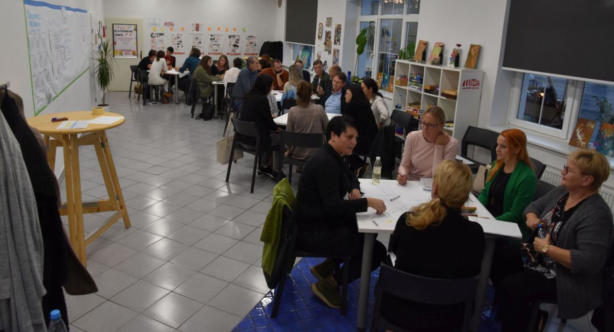 Šola za župane v Beli krajini – Stiske ljudi vse večje, pomoči pa odločno premalo